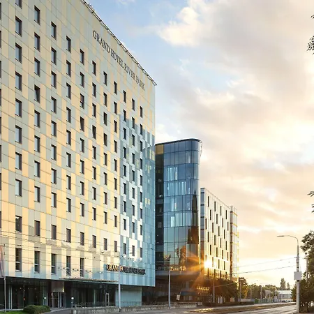 Grand River Park, A Luxury Collection Hotel, מלון